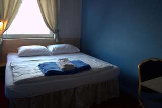 Отели типа «постель и завтрак» Villa Bella Casa Ломянки Двухместный номер эконом-класса с 1 кроватью или 2 отдельными кроватями-4