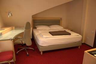 Отели типа «постель и завтрак» Villa Bella Casa Ломянки Двухместный номер с 1 кроватью или 2 отдельными кроватями-33